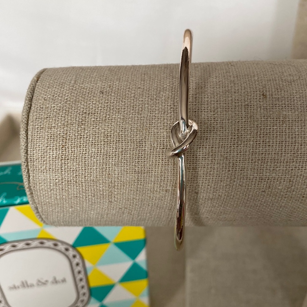 Simple knot silver bracelet